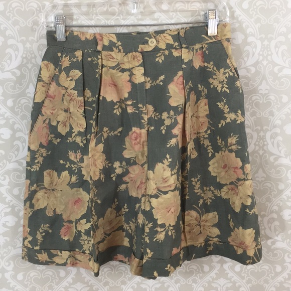 Ralph Lauren Pants - Vintage Ralph Lauren pleated linen floral shorts